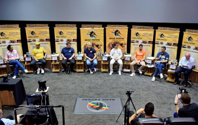 Oito candidatos a deputado estadual apresentam propostas em debate da Peperi