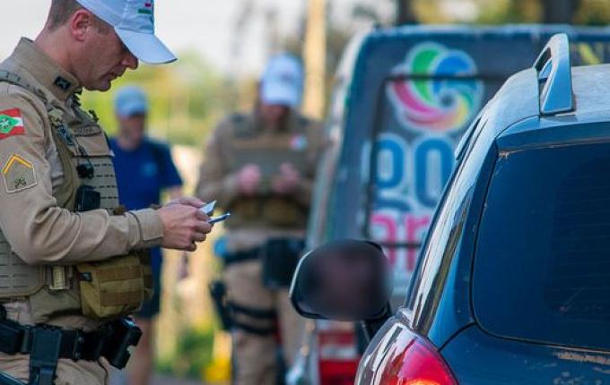 155 condutores são autuados por embriaguez na região durante a Operação Alegria