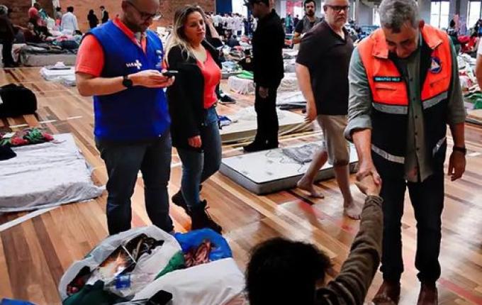 Quase 70 mil pessoas estão em abrigos gaúchos devido às fortes chuvas