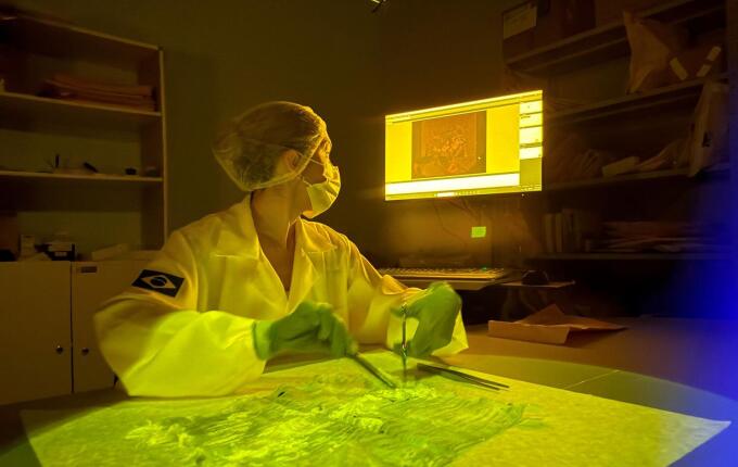 DNA coletado em cenas de crime ajuda polícia a identificar autores em SC