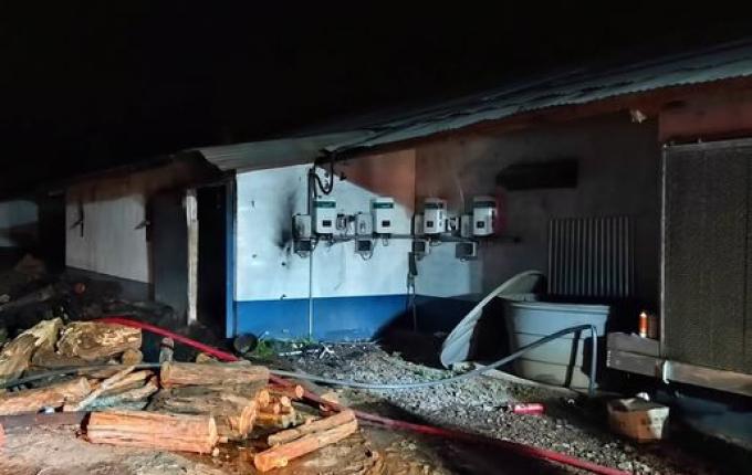 Aviário com 25 mil aves é atingido por incêndio em Mondaí