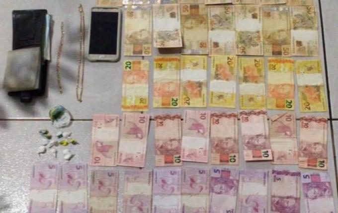 Polícia Militar prende traficantes em Saltinho