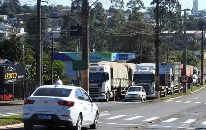 Novos semáforos da Willy Barth entram em operação; saiba mais