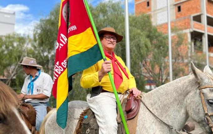 Tradicionalistas promovem cavalgada em homenagem ao Dia do Gaúcho em SMO