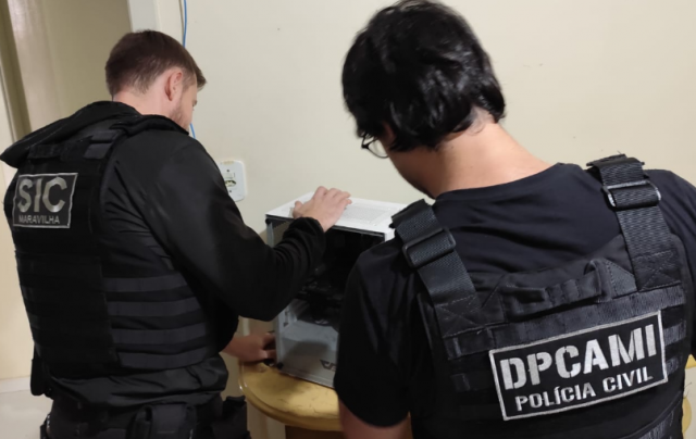 Polícia Civil apreende computador durante investigação de pornografia infantojuvenil em Maravilha