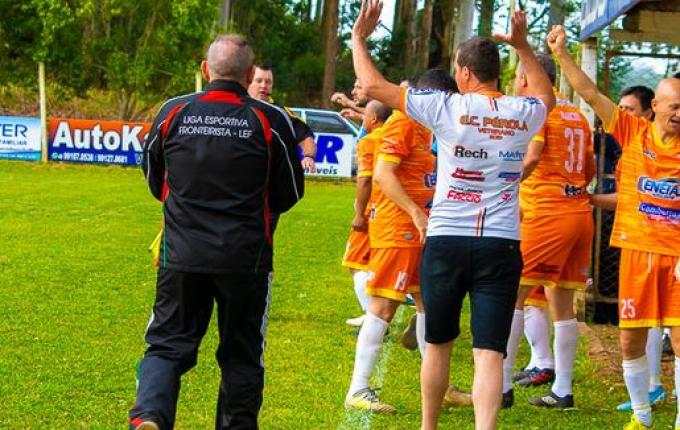 Pérola vence Cultural Caxiense e é Campeão Municipal de Futebol no Veterano
