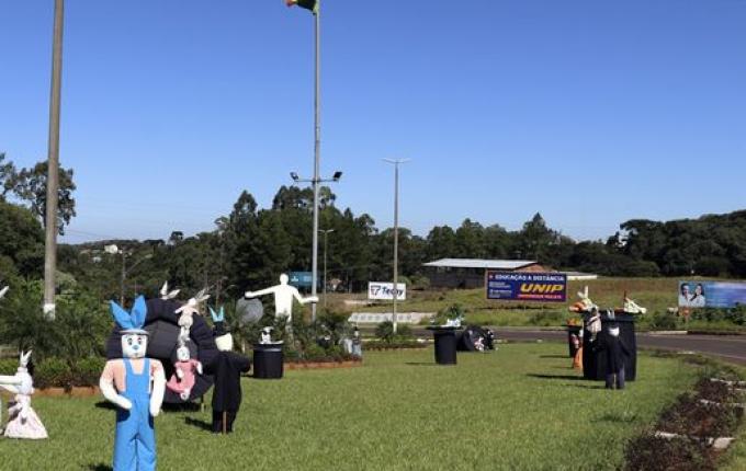 Decoração de Páscoa chama a atenção de descansenses e visitantes