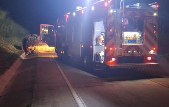 Veículo capota na BR-163 e deixa dois feridos em Guarujá do Sul