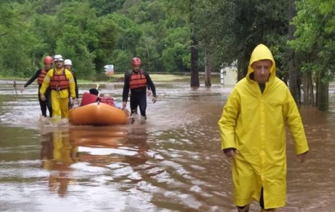 Trabalhadores da Casan são resgatados em Quilombo