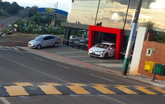 Urbanismo instala lombadas físicas em três ruas de Iporã do Oeste