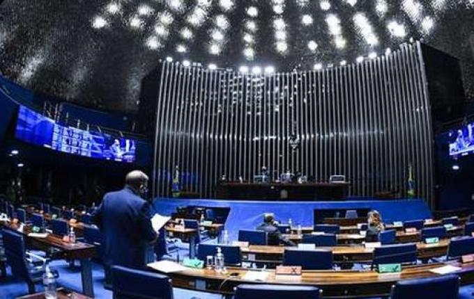 Senado aprova PL que aumenta pena para injúria racial