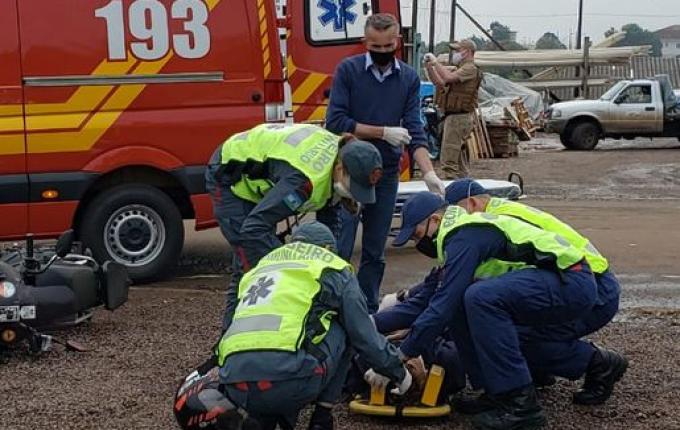 Acidente no centro deixa motociclista ferido em Iporã do Oeste