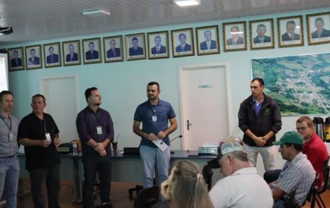 48 produtores participam de capacitação sobre Produção de carne a base de pastagens