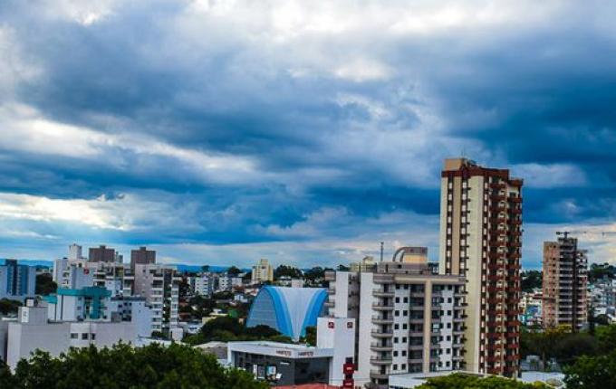 SC tem alerta para temporal com risco de alagamentos e deslizamentos