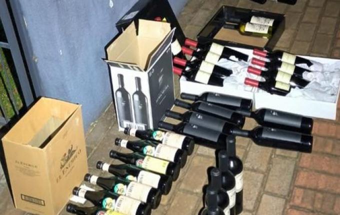 Homem é flagrado com bebidas argentinas sem nota fiscal em SC-492