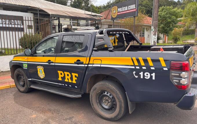 PRF apreende cocaína e prende dois na BR 163, em Guaraciaba