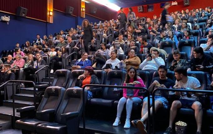 Filme Harry Potter e o Prisioneiro de Azkaban lota Cine Peperi