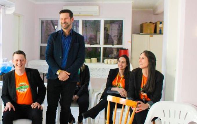 Cresol Fronteiras repassa recursos para Rede Feminina em São Miguel do Oeste