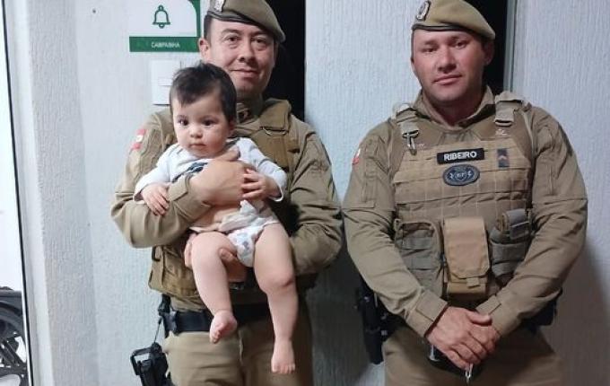 PM de Campo Erê salva bebê de 8 meses inconsciente após queda do sofá