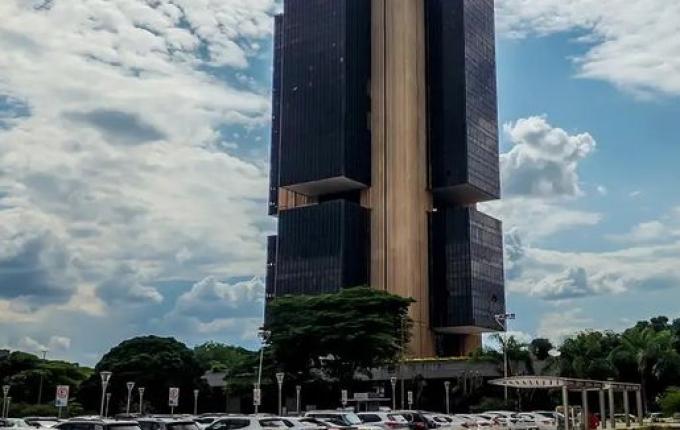 Copom eleva juros básicos da economia para 14,25% ao ano