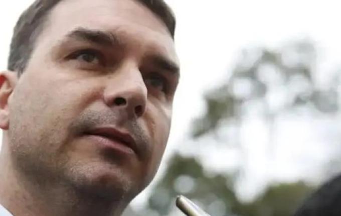 Flávio Bolsonaro admite que pode deixar candidatura a presidente dias após anúncio