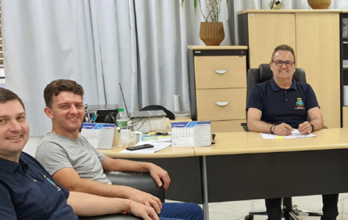 Prefeito em exercício de Mondaí e lideranças discutem estratégias para a gestão 2025/2028