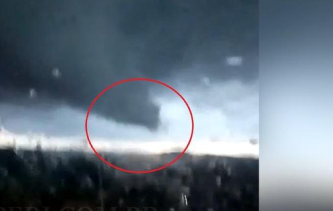 Vídeo mostra formação de tornado que atingiu Descanso e Belmonte