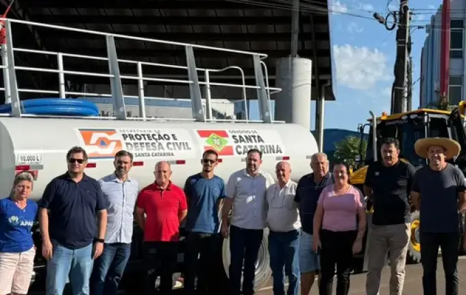 Prefeitura de Guaraciaba compra novos caminhões e máquinas