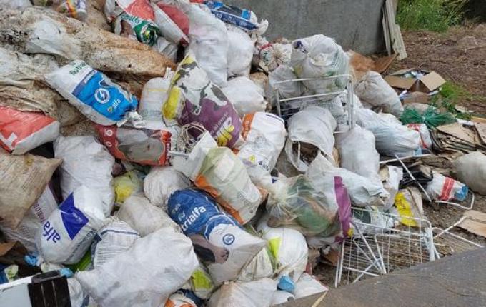 Anchieta realiza coleta de lixo nas comunidades