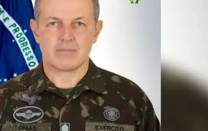 General recebe R$ 770 mil após assumir comando do Exército