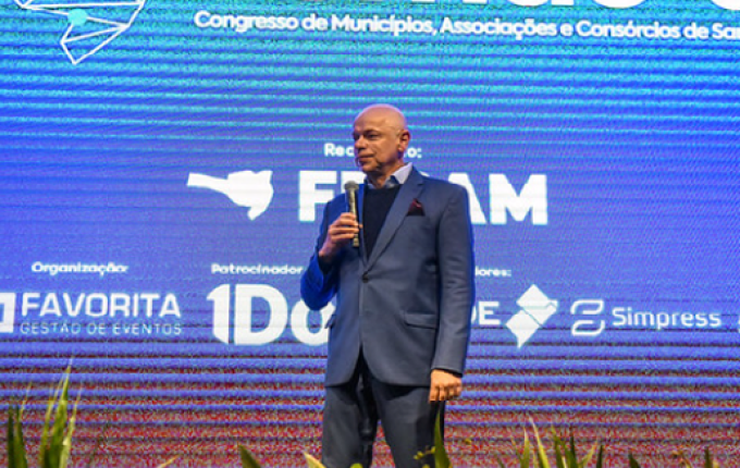 Comitiva da região participa de congresso na capital estadual