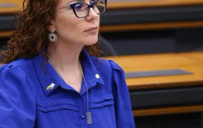 Relator de processo que pode cassar Zambelli deve autorizar depoimentos na CCJ