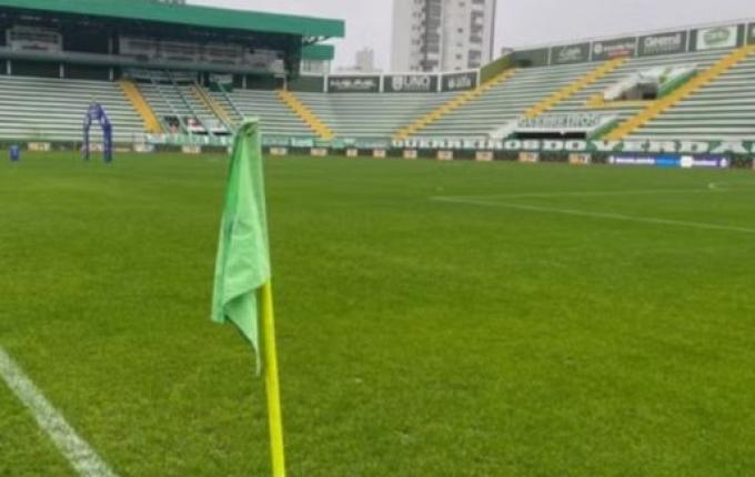 Torcida do Grêmio esgota ingressos para jogo contra o Vasco na Arena Condá