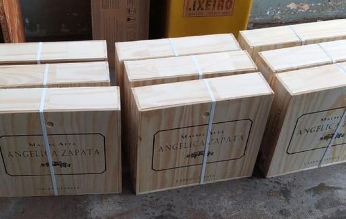 PM apreende 12 caixas de vinho contrabandeado em SMOeste