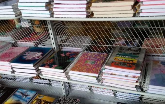 Famílias de SJCedro iniciam pesquisas para compra do material escolar