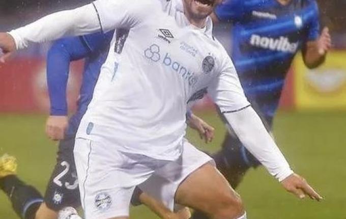 Grêmio vence Huachipato e garante classificação para as oitavas da Libertadores