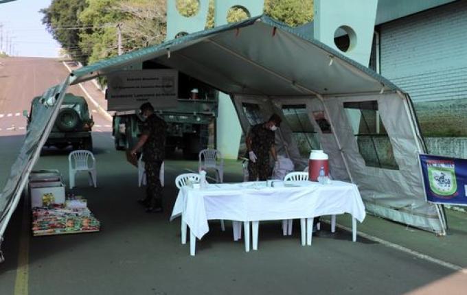 Ação social da prefeitura de Descanso em parceria com Exército arrecada grande volume de donativos