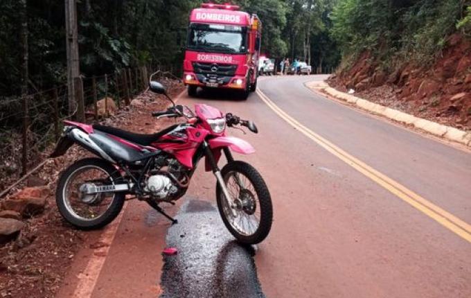 Motociclista fica ferido após queda no interior de Guaraciaba