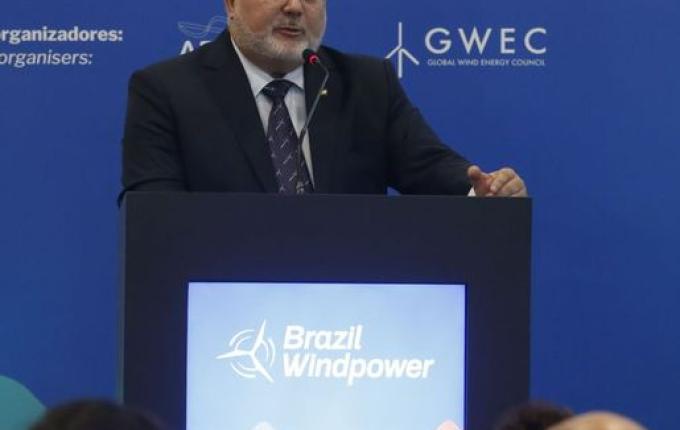 Petrobras quer explorar energia eólica em áreas marítimas