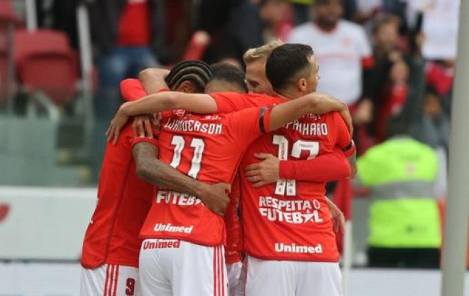 Inter vence o Vasco no Beira-Rio e se aproxima do G-6 do Brasileirão