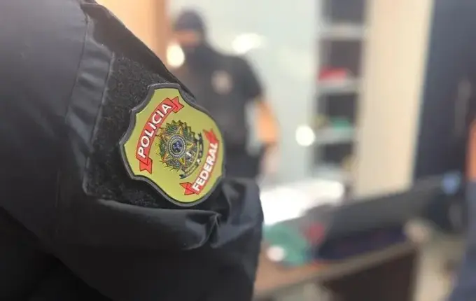PF realiza operação contra tráfico e lavagem de dinheiro em 15 estados