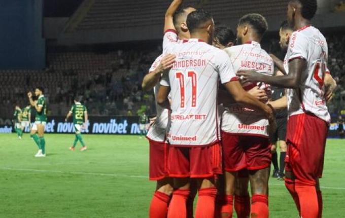 Inter vence o Palmeiras fora de casa e tem pontuação de líder