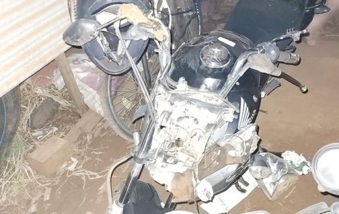 Mulher fica gravemente ferida em queda de moto em São José do Cedro