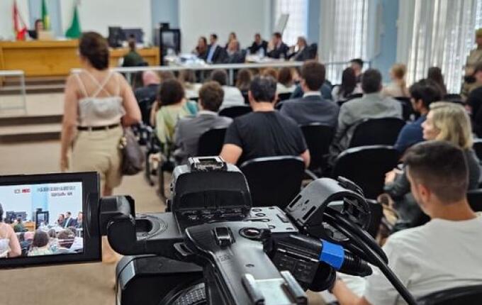 Acusada de contratar cartomante para matar atual companheira do ex-marido é absolvida