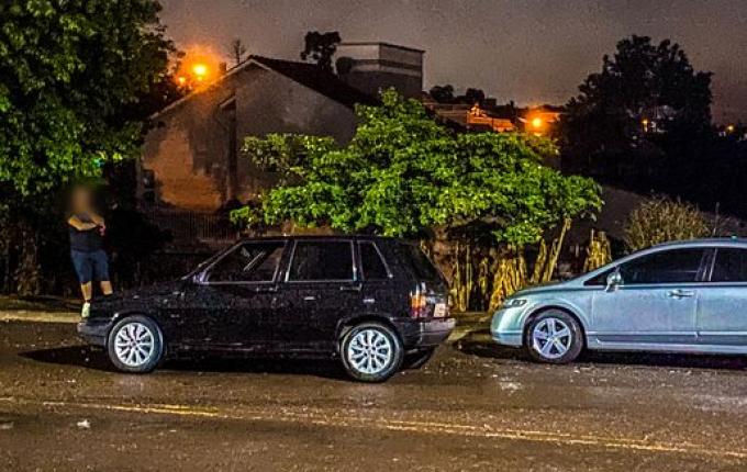 Jovem recusa bafômetro após colidir em veículo estacionado em SMO