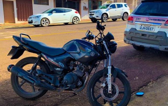 Colisão entre moto e camionete deixa mulher ferida em SMOeste