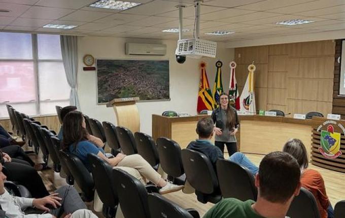 Câmara de vereadores de São José do Cedro sedia reunião para fortalecer o empreendedorismo local