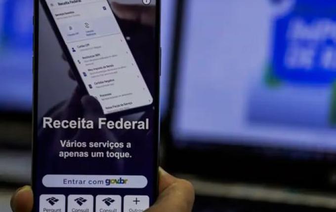 Receita paga R$ 2,9 bilhões para restituições do IR hoje