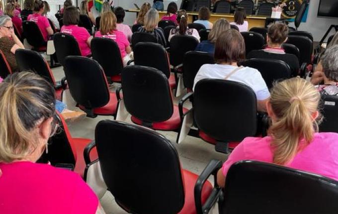 Palestra sobre saúde da mulher reúne público no Outubro Rosa em São Miguel do Oeste