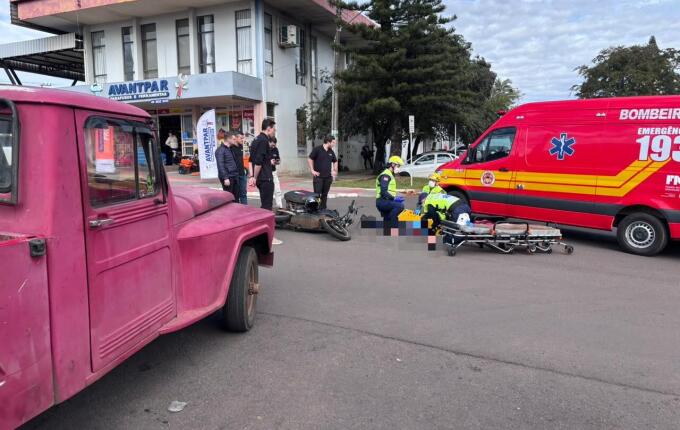 Motociclista fica ferido em acidente no Centro de São Miguel do Oeste